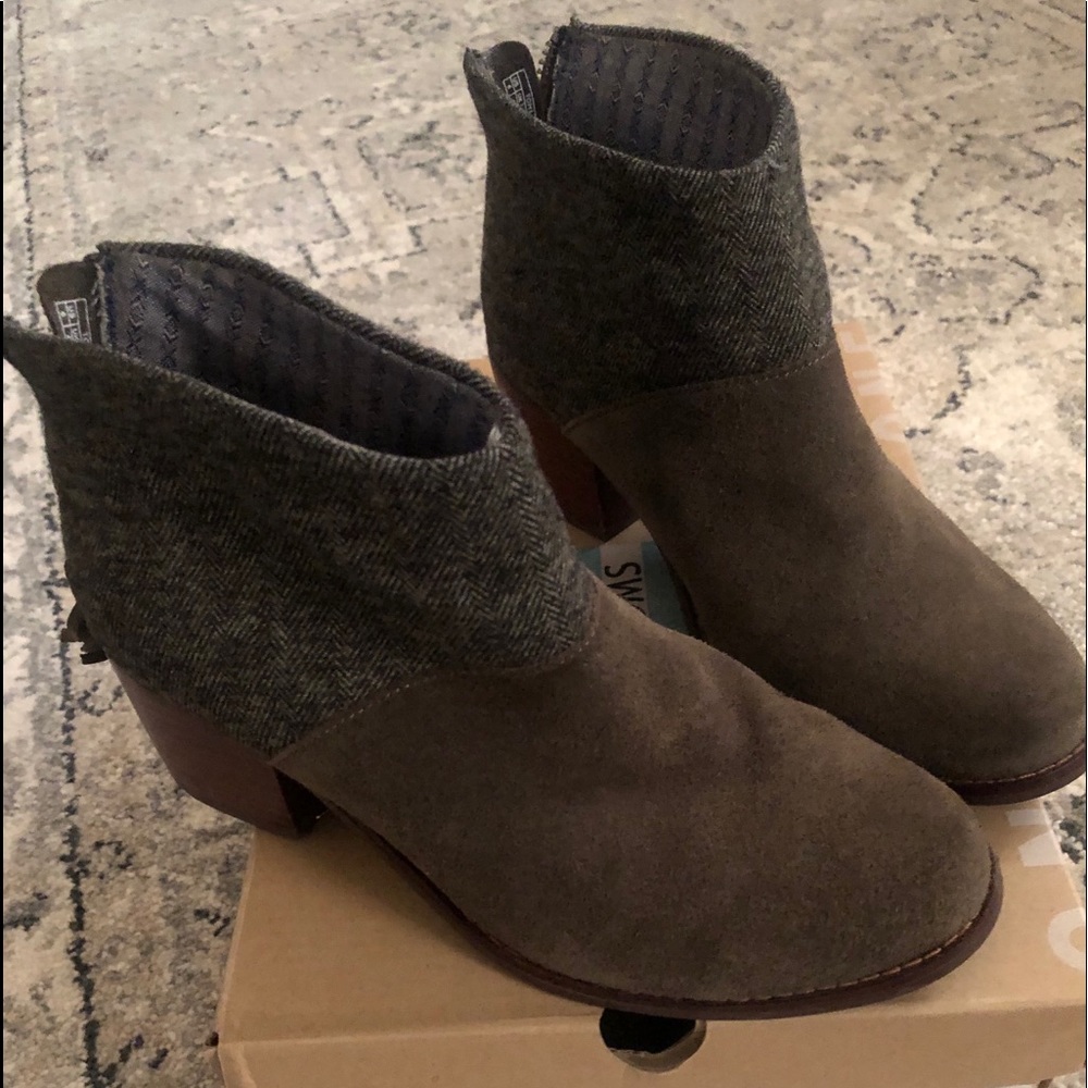 TOMS olive suede/herringbone bootie